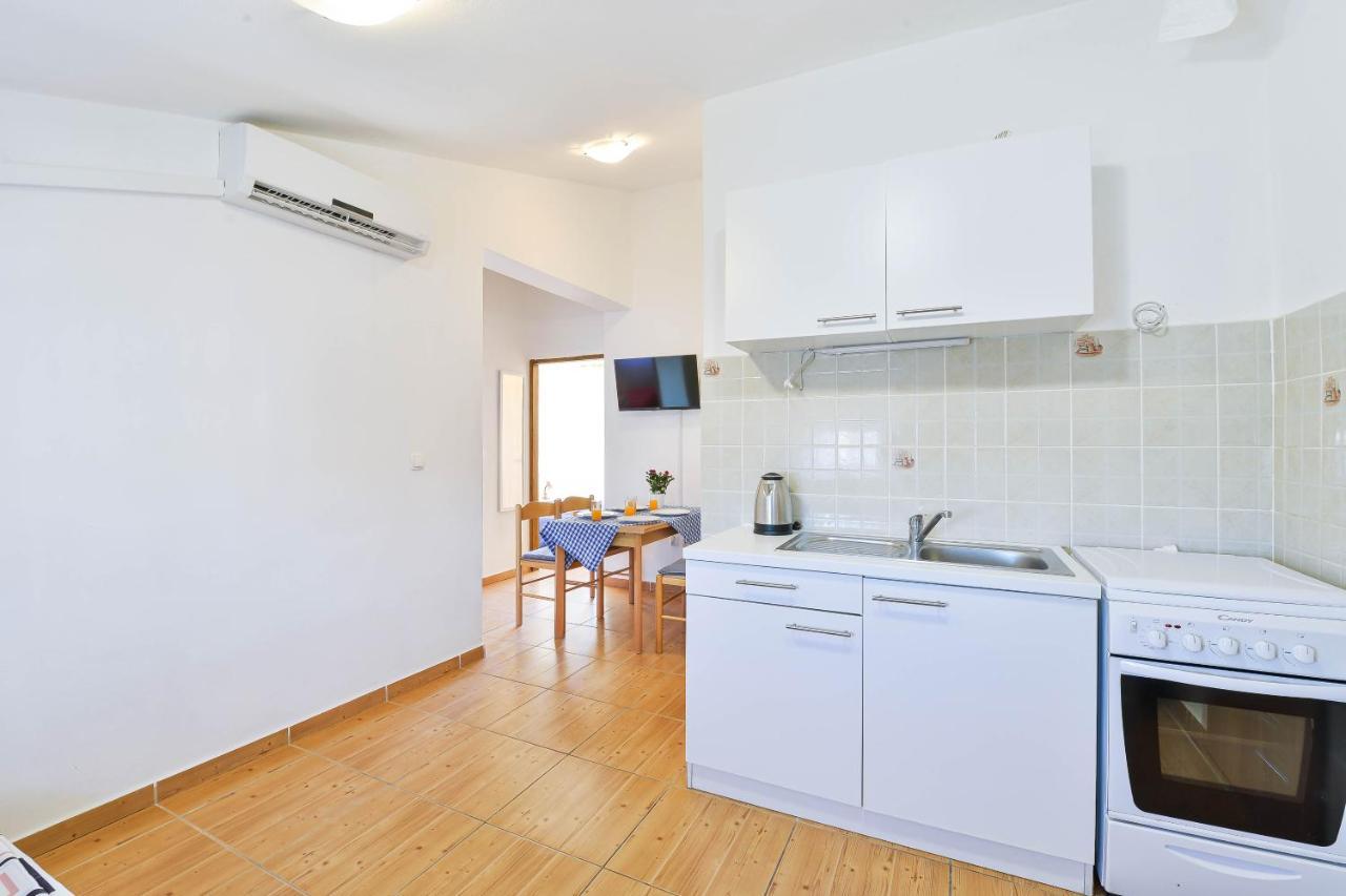Apartments Adria Turanj Extérieur photo