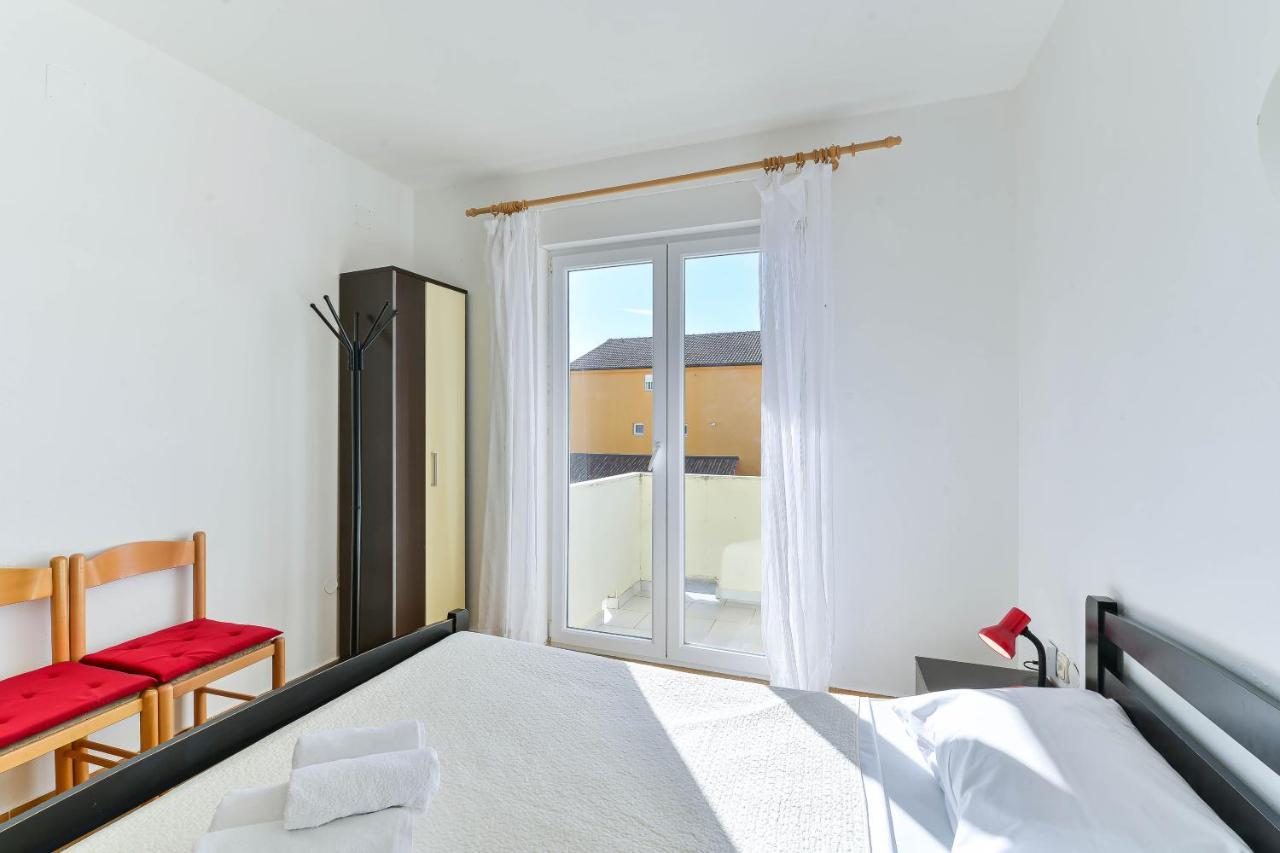 Apartments Adria Turanj Extérieur photo