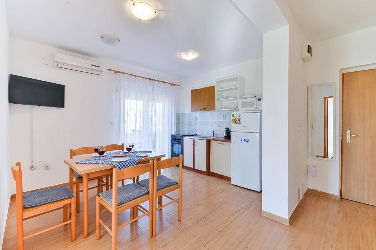 Apartments Adria Turanj Extérieur photo