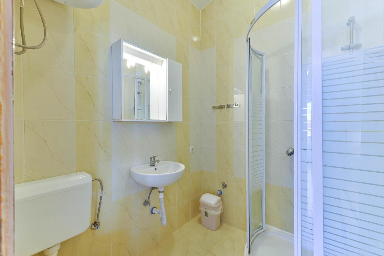 Apartments Adria Turanj Extérieur photo