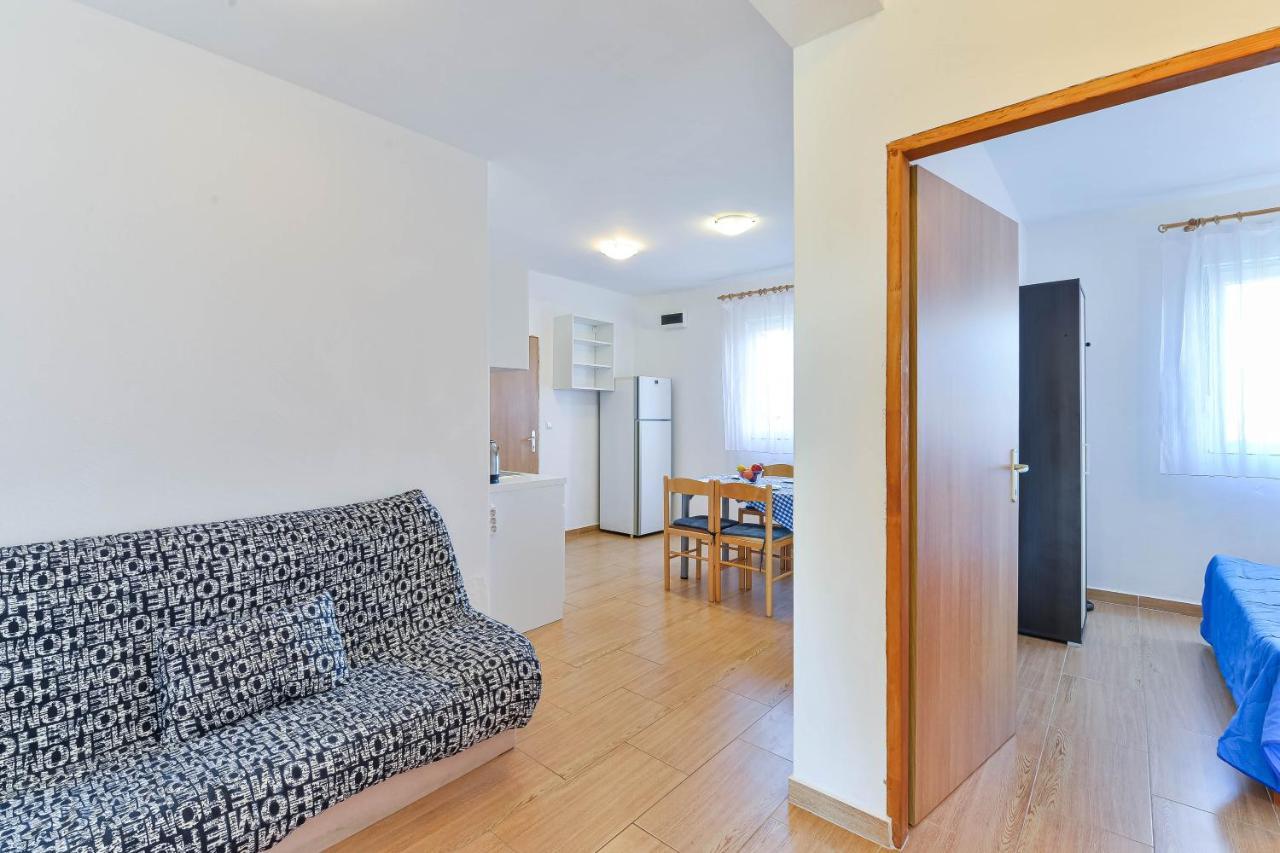 Apartments Adria Turanj Extérieur photo