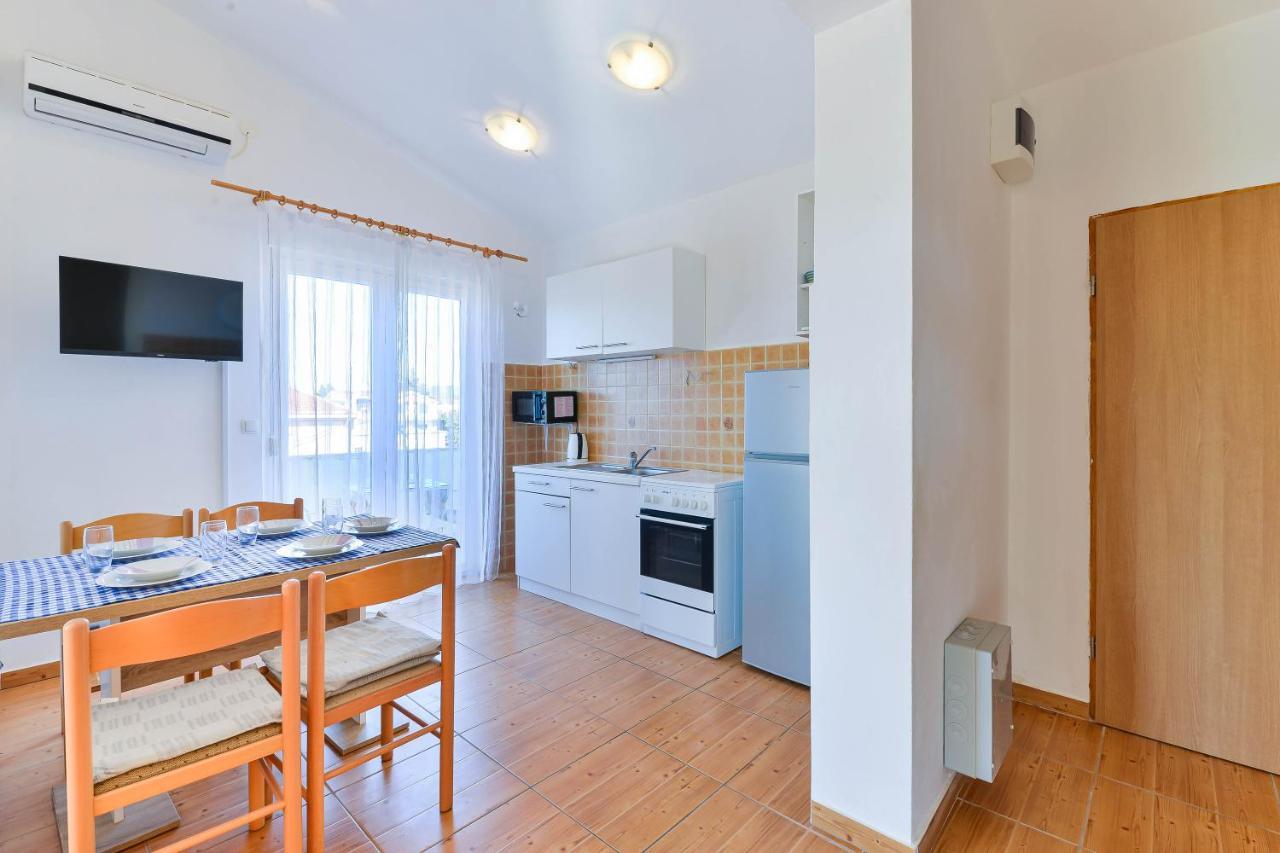 Apartments Adria Turanj Extérieur photo